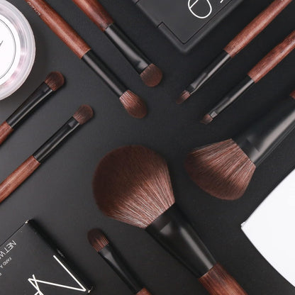 ✨ Pro-Perfect Finish – Natural Bristle Brushes for Flawless Blending